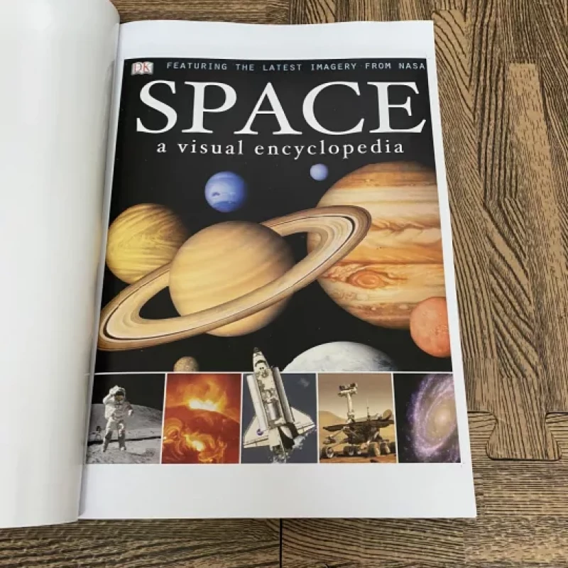SPACE A VISUAL ENCYCLOPEDIA (Sách màu)
